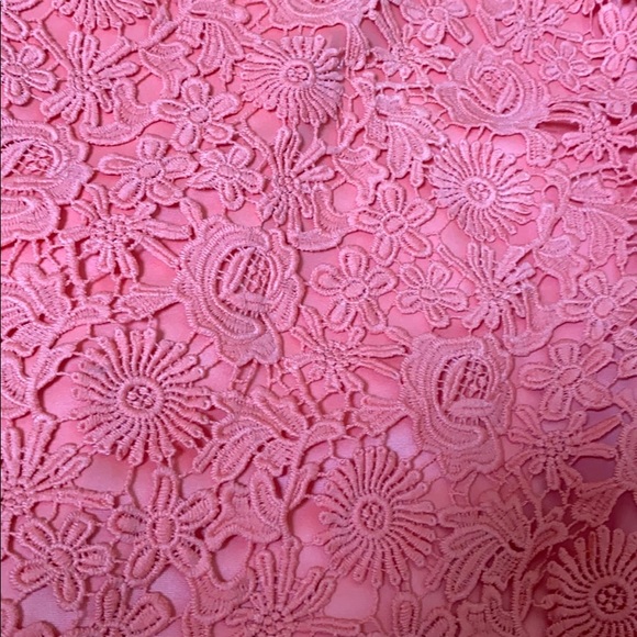 Short coral lace dress - Picture 2 of 5